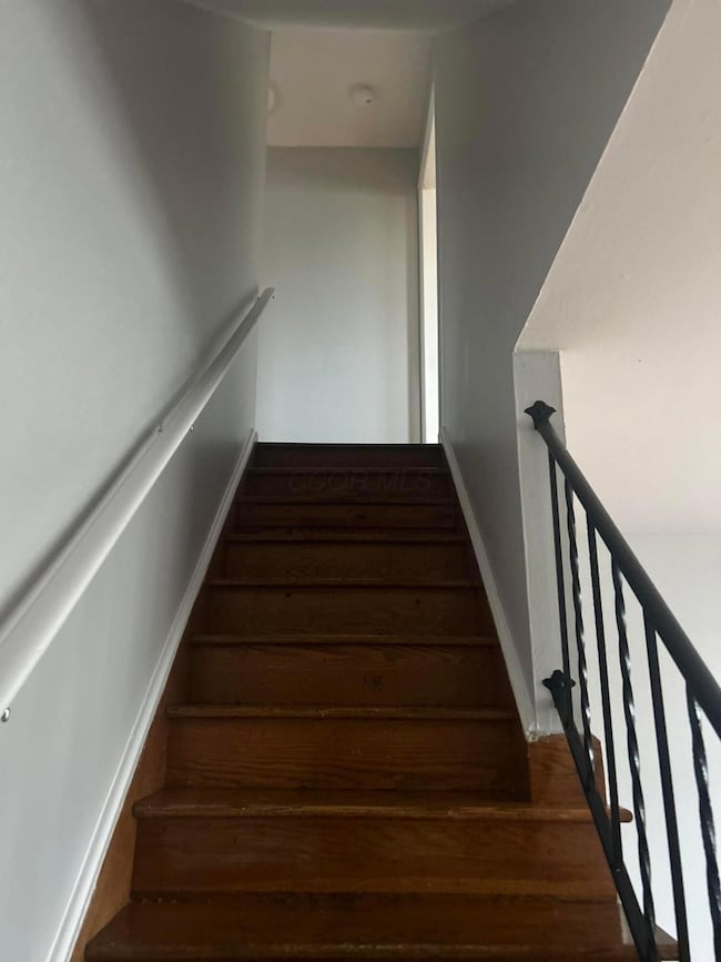 1975 Dunbar Dr unit C, Columbus, OH 43224 - photo 3