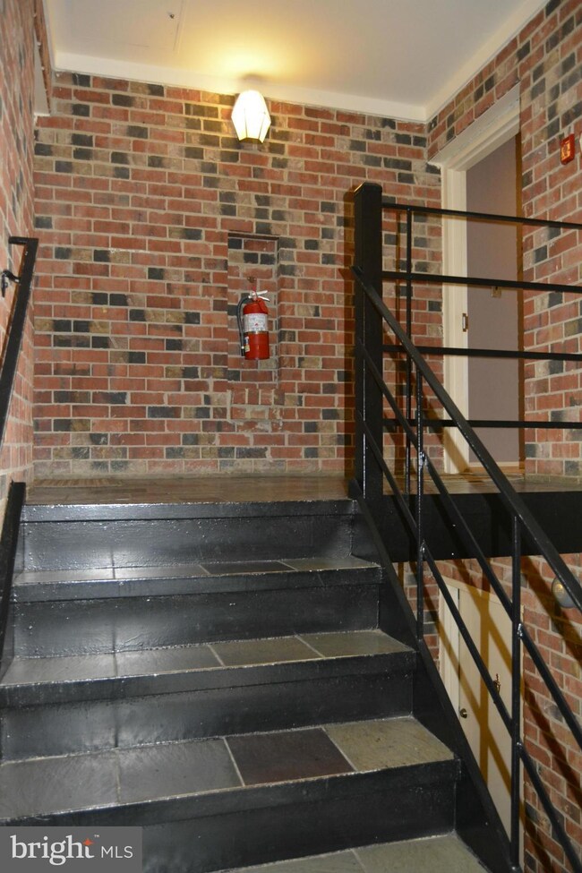 844 Quince Orchard Blvd unit 202, Gaithersburg, MD 20878 - photo 2