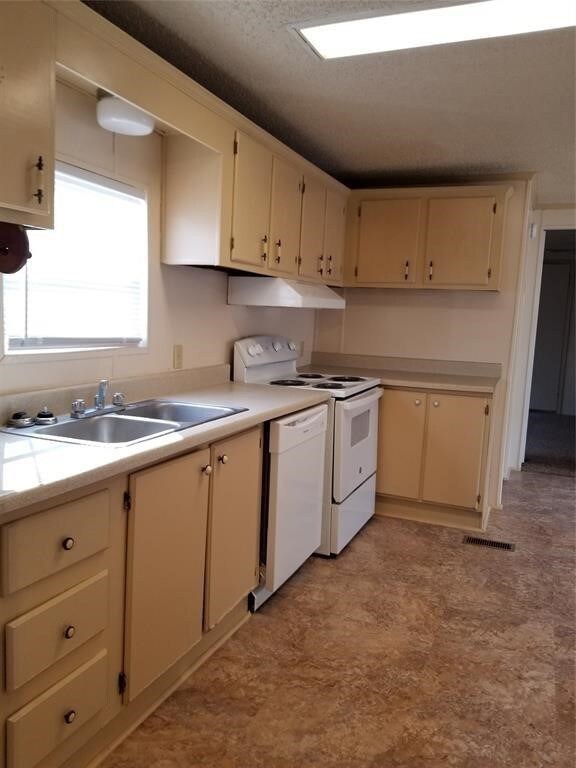 23922 Brushy Woods St, Hockley, TX 77447 - photo 3