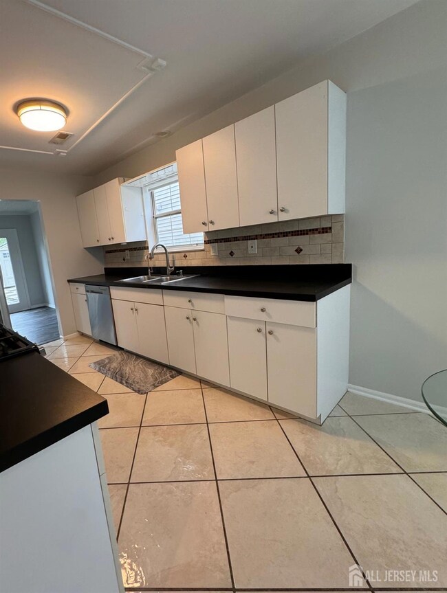 51 Carlisle Ct, Old Bridge, NJ 08857 - photo 7