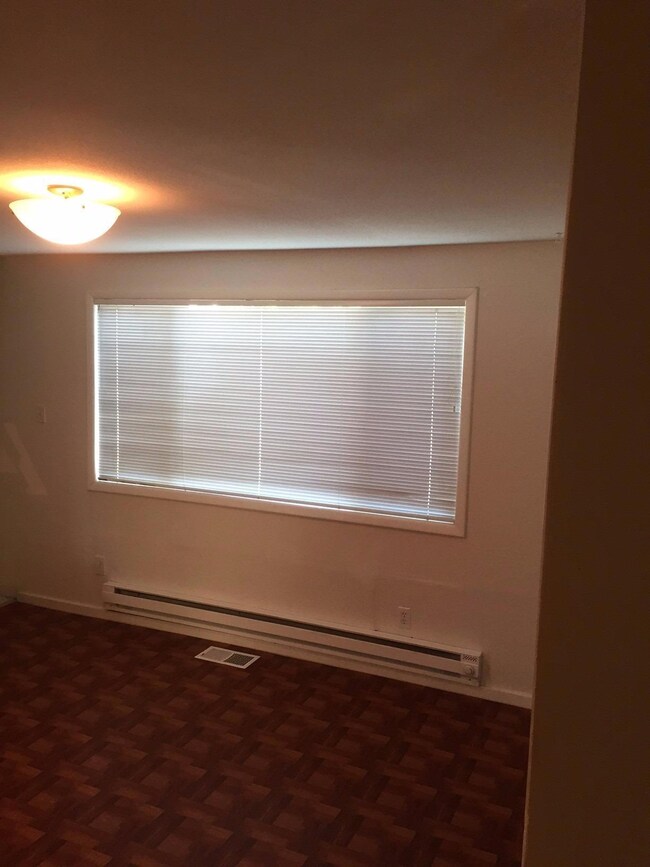 915 SE Viewmont Ave, Corvallis, OR 97333 - photo 6