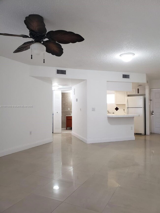 8205 Lake Dr unit 402, Doral, FL 33166 - photo 5