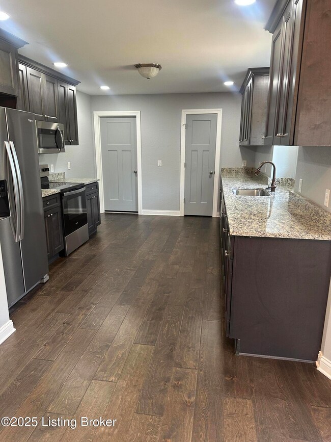 130 Diamond Ct, Vine Grove, KY 40175 - photo 5