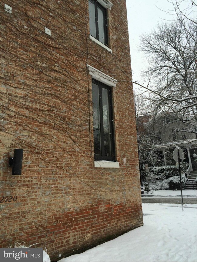 2920 Dumbarton St NW, Washington, DC 20007 - photo 2