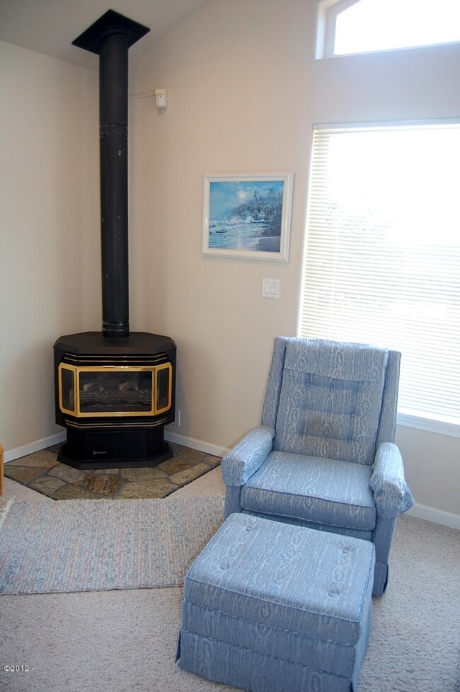 2040 SW Coast Ave, Lincoln City, OR 97367 - photo 6