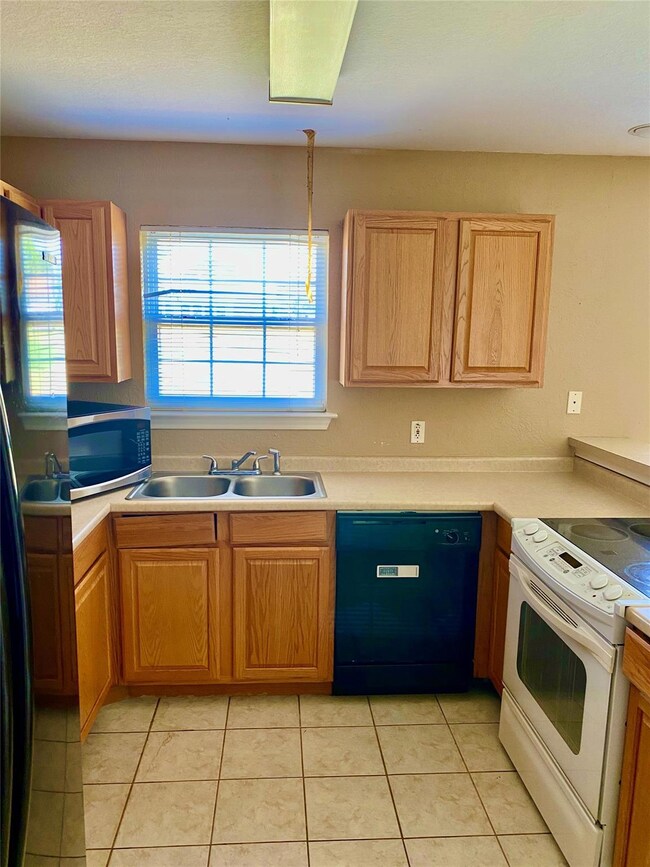 3904 Country Meadows Rd, Granbury, TX 76049 - photo 6