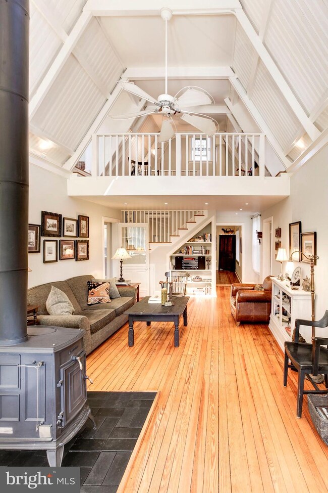 122 Grove Ave, Washington Grove, MD 20880 - photo 4