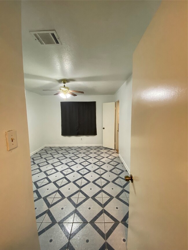 2223 Twinbrooke Dr, Houston, TX 77088 - photo 7