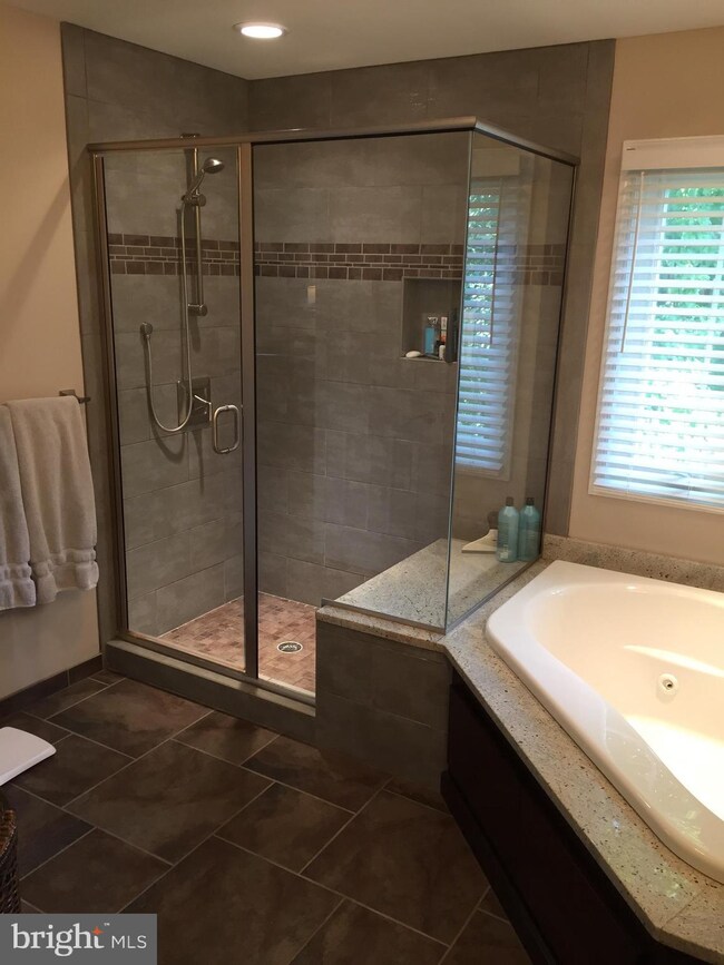 9001 Copperleaf Ln, Fairfax Station, VA 22039 - photo 5