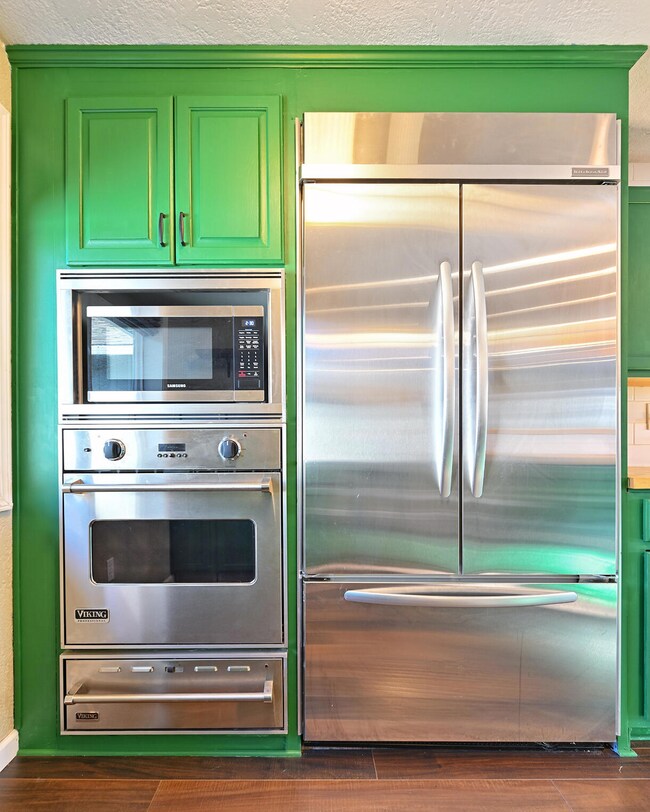 2406 Pinebrook Cir, Medford, OR 97504 - photo 6