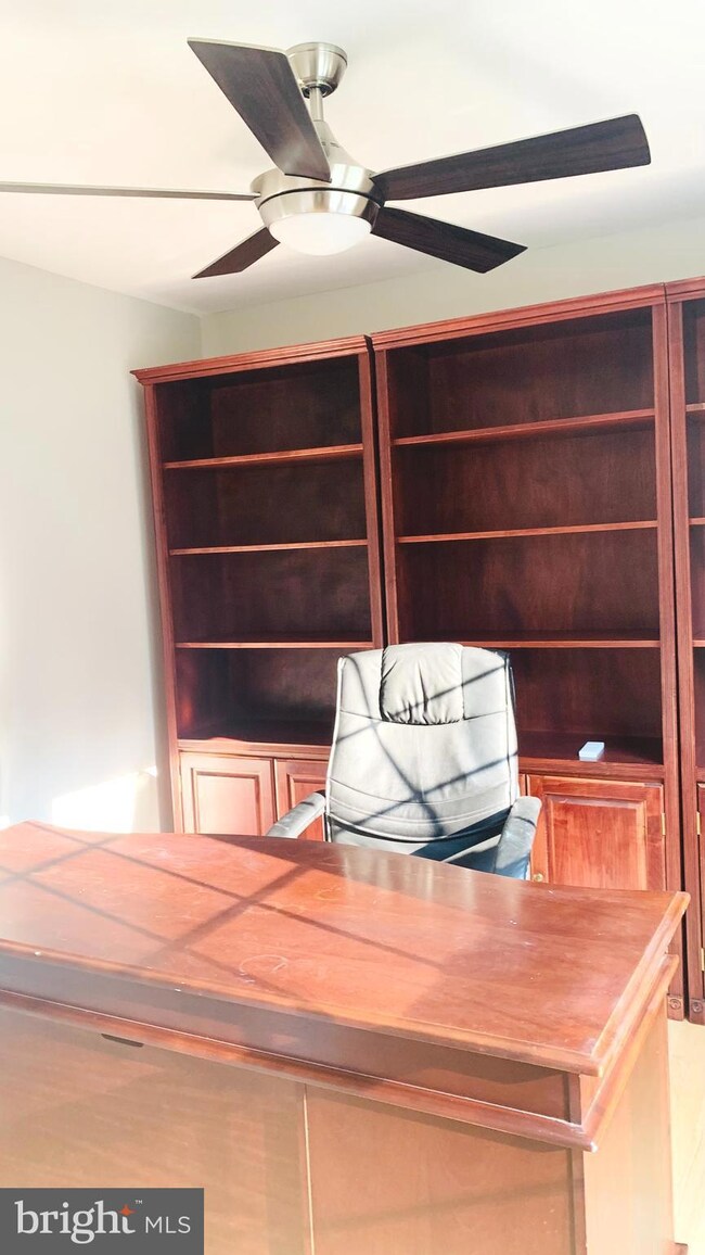 1992 Hidden Fox Way, Vienna, VA 22182 - photo 7