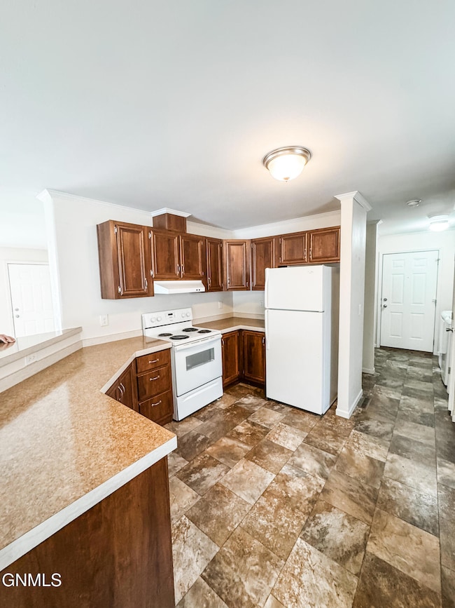 103 4th Ave NE, Crosby, ND 58730 - photo 2