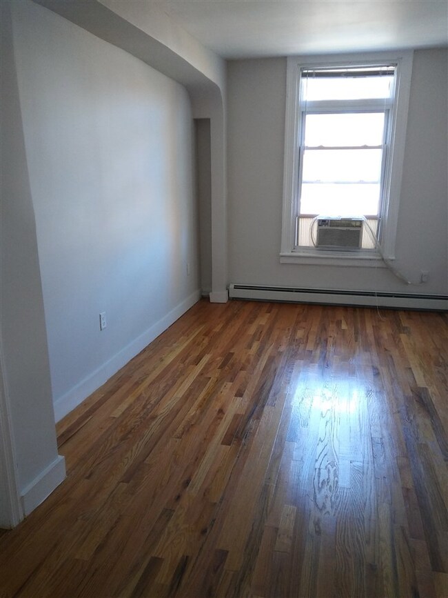 602 Grove St unit 2L2(top), Jersey City, NJ 07310 - photo 2