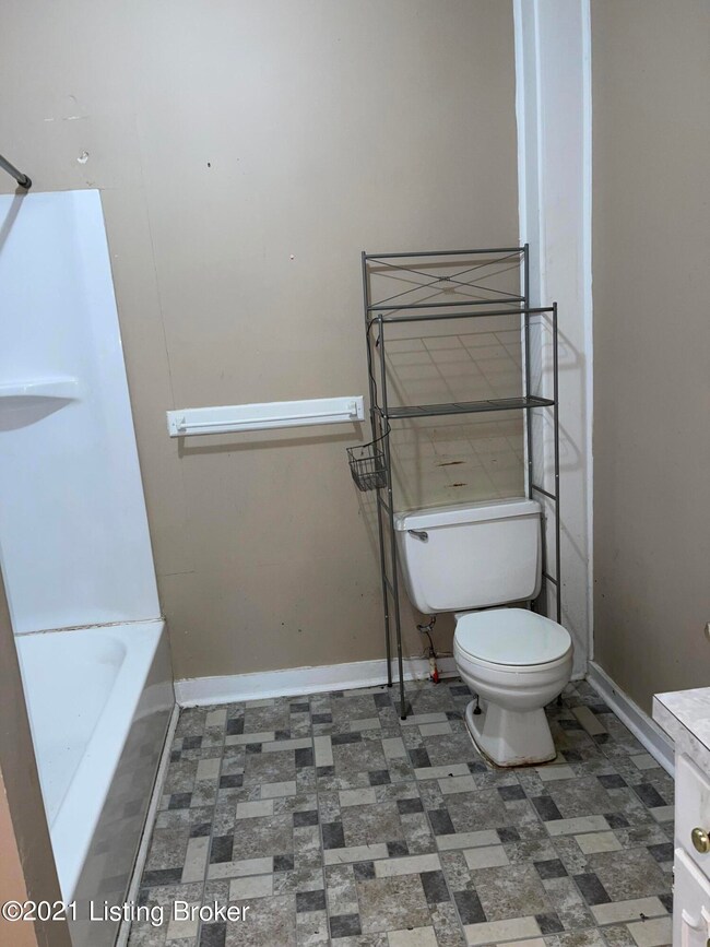 556 Main St, Lebanon Junction, KY 40150 - photo 7