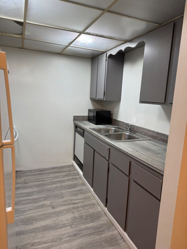 138 E Bailey Rd unit B, Naperville, IL 60565 - photo 7