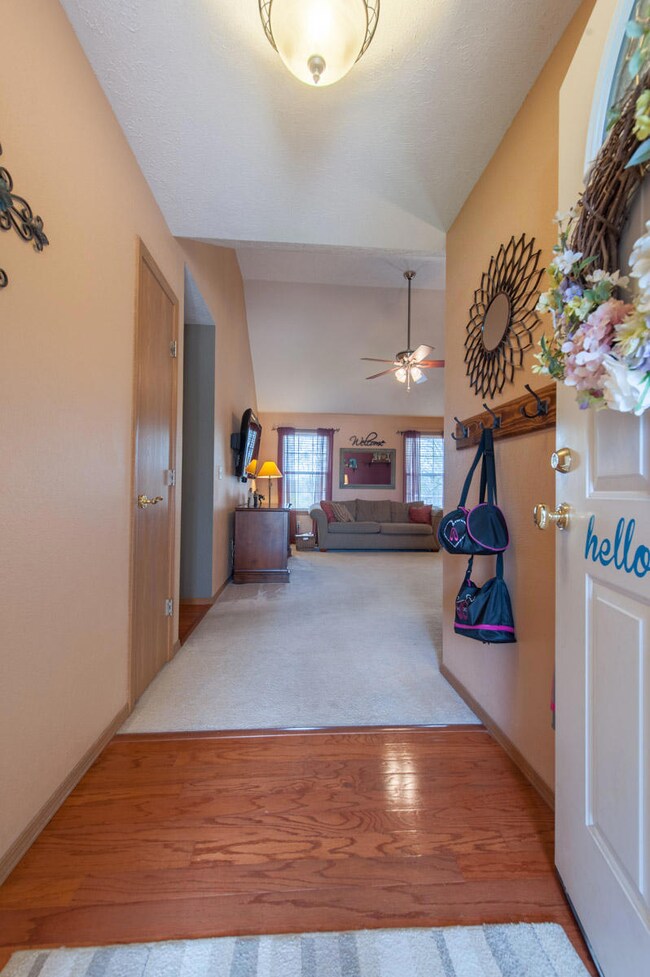 005_206 w gate ln