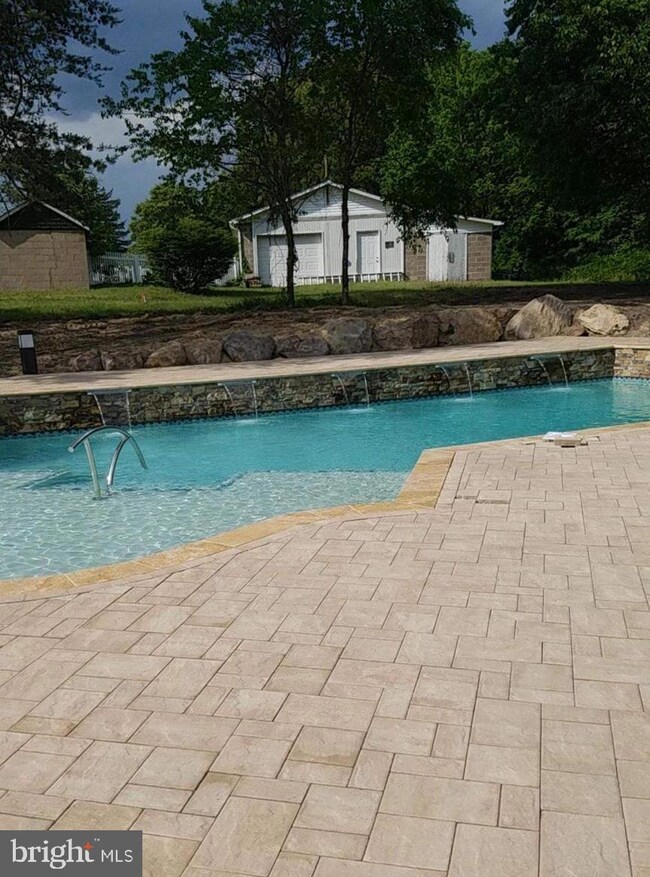 1007 Floretty Ct, Severn, MD 21144 - photo 2