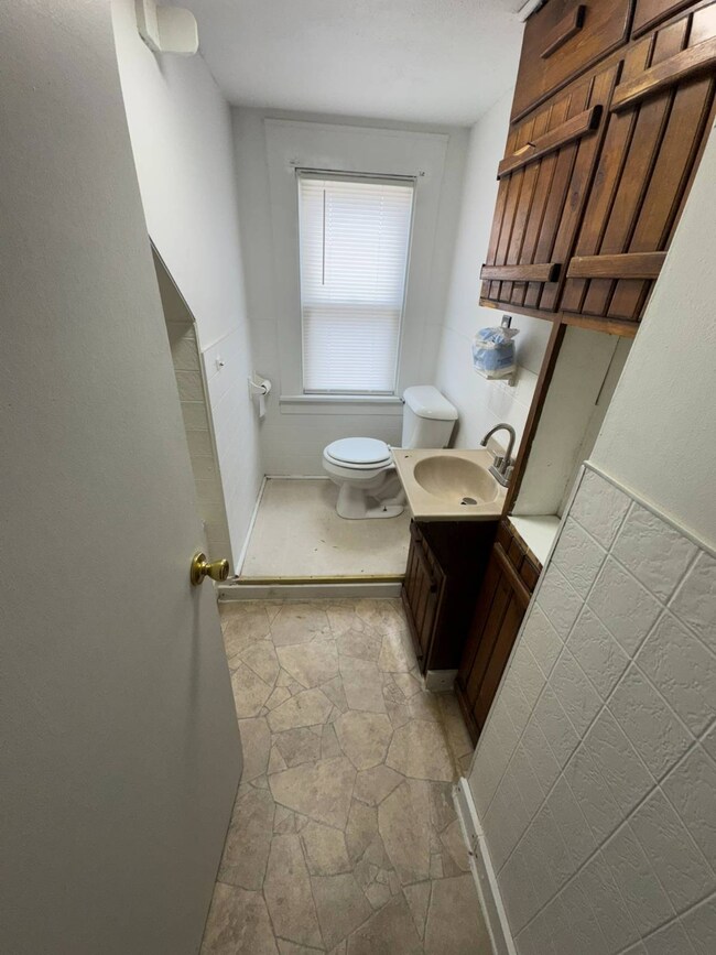 211 E 7th St unit 5, Concordia, KS 66901 - photo 5