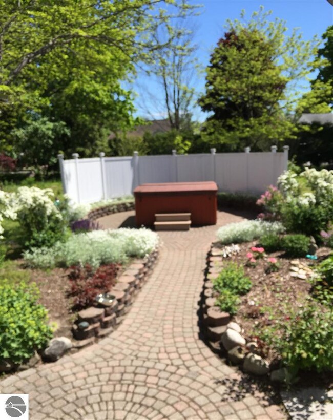 318 Cedar St, Elk Rapids, MI 49629 - photo 2