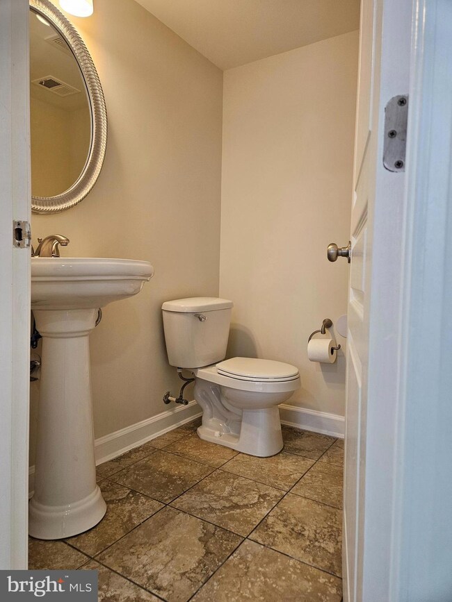 11707 Skylark Rd, Clarksburg, MD 20871 - photo 4