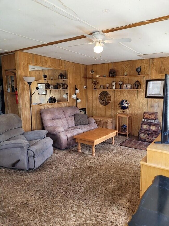 63930 N Highway 97 unit 17, Bend, OR 97701 - photo 2