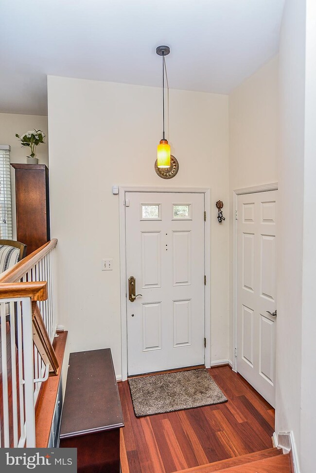 6804 Earthstar Ct, Springfield, VA 22152 - photo 2