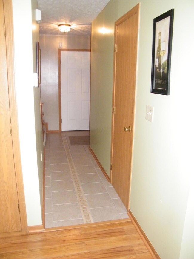 Emeline_Entry Hall