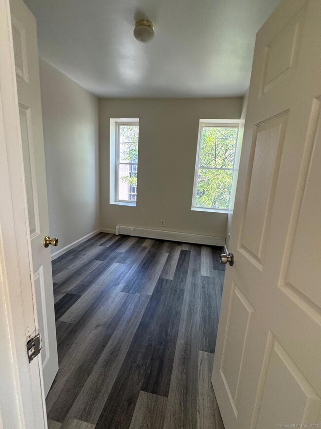 1053 E Main St, Bridgeport, CT 06608 - photo 2