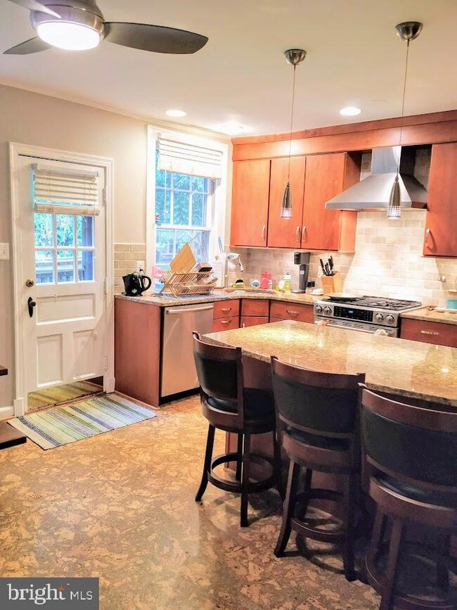 1210 S Barton St unit 331, Arlington, VA 22204 - photo 7