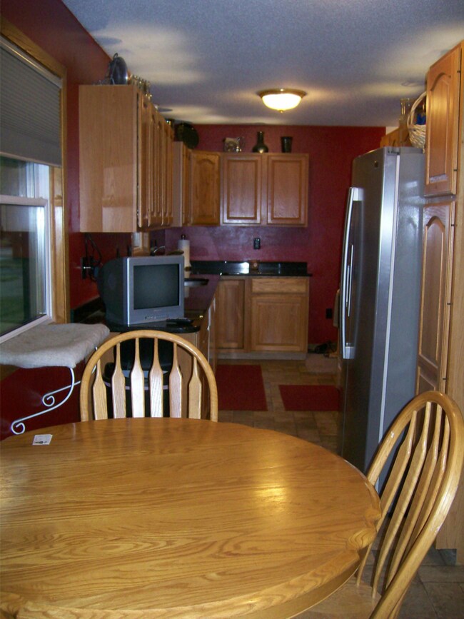 1123 S 16th St, Grand Forks, ND 58201 - photo 4