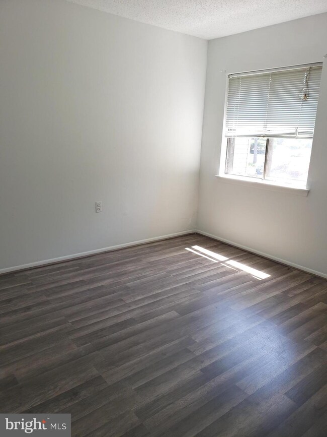 8641C Sacramento Dr, Alexandria, VA 22309 - photo 6