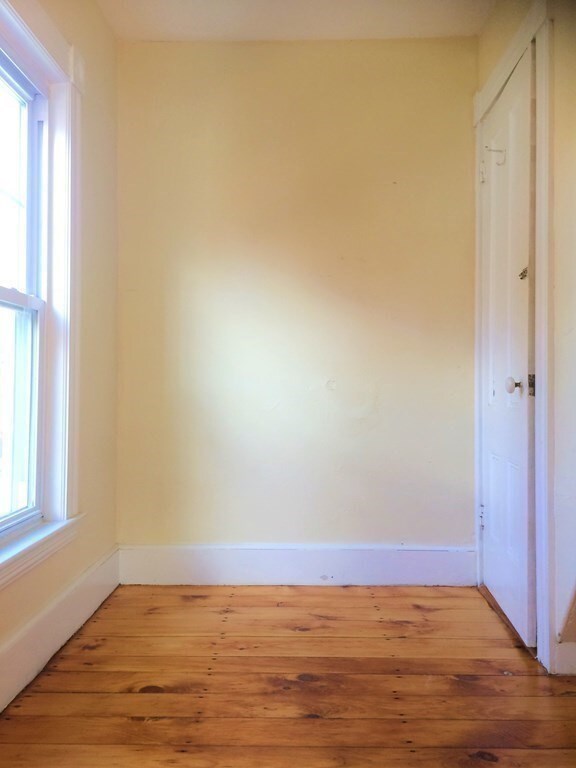 9 Collins St unit 2, Newburyport, MA 01950 - photo 7