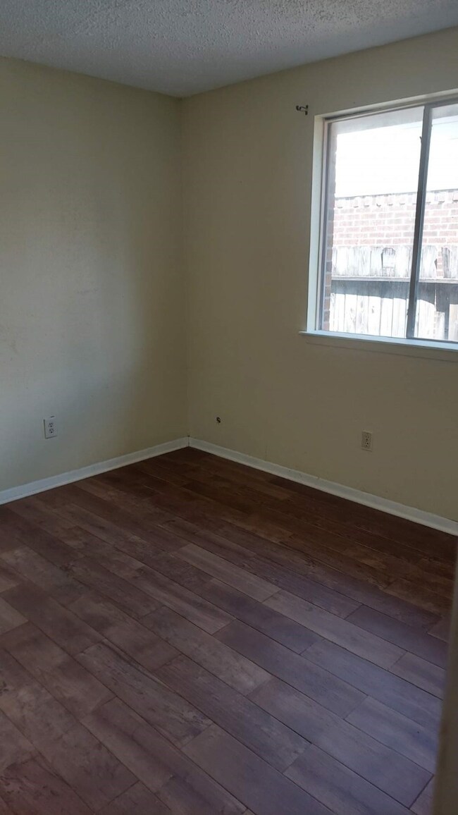 2514 Woodtown Dr, Houston, TX 77038 - photo 3