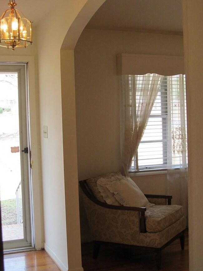 Entry to Living Room
