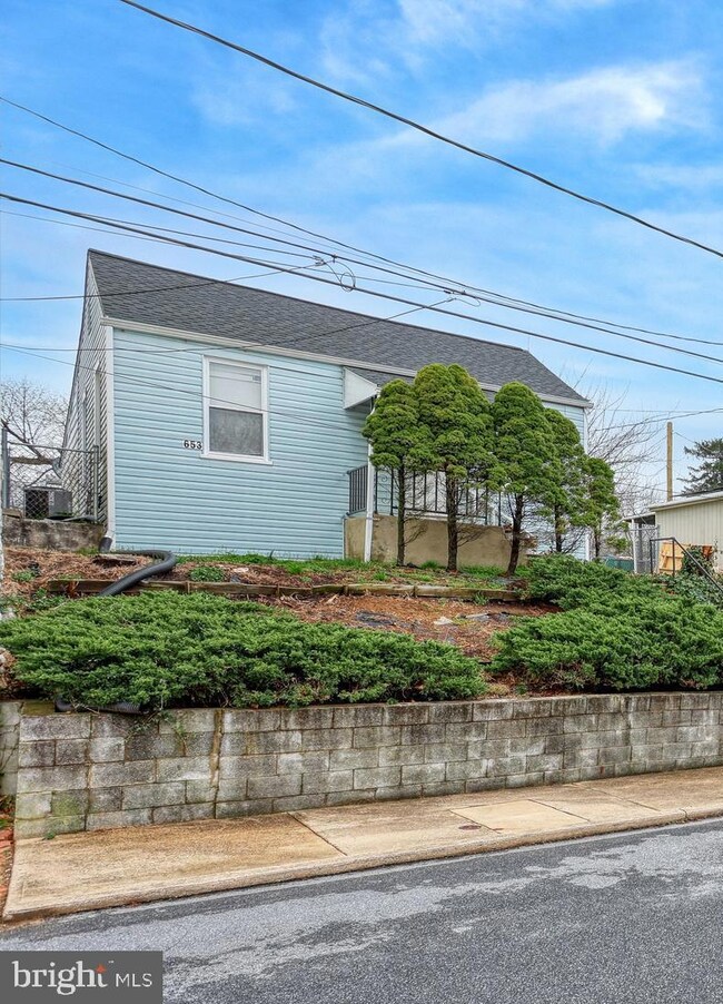 653 S 9th St, Columbia, PA 17512 - photo 3