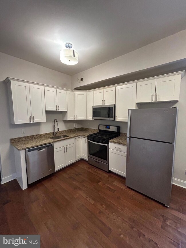 8 W Barney St unit B, Baltimore, MD 21230 - photo 2