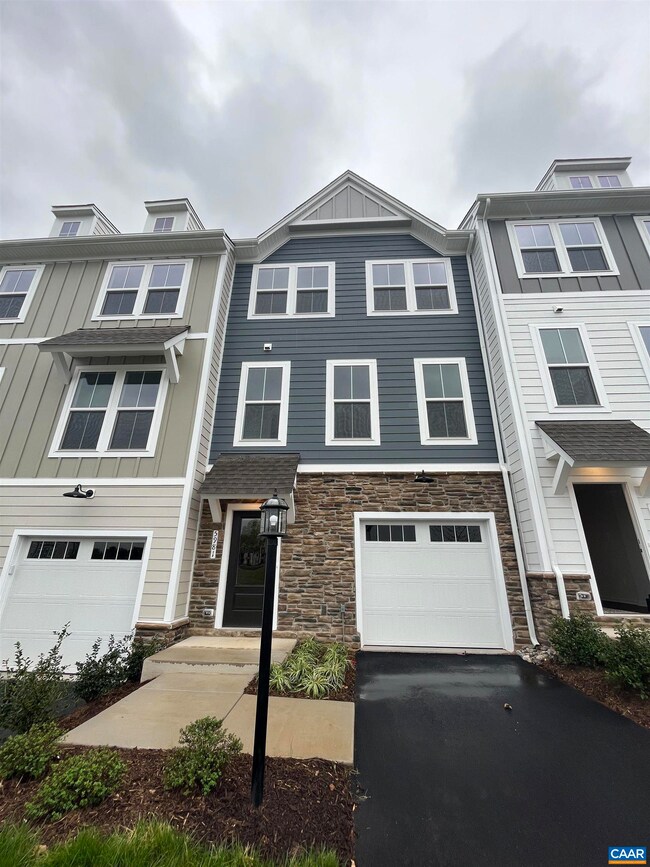 5981 Mccomb St, Crozet, VA 22932 - photo 2