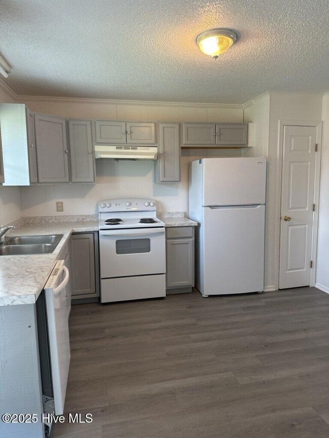 208 Zack Cir unit B, Jacksonville, NC 28540 - photo 5