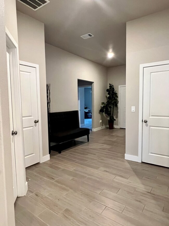 1339 Big Easy St, Odessa, TX 79765 - photo 5