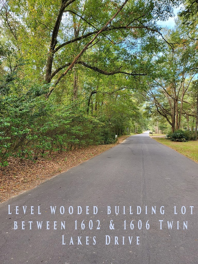 1604 Twin Lakes Dr, Bainbridge, GA 39819 - photo 2