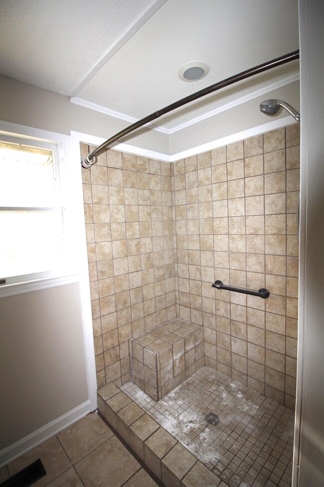 111 Hulan St, Shelbyville, TN 37160 - photo 7