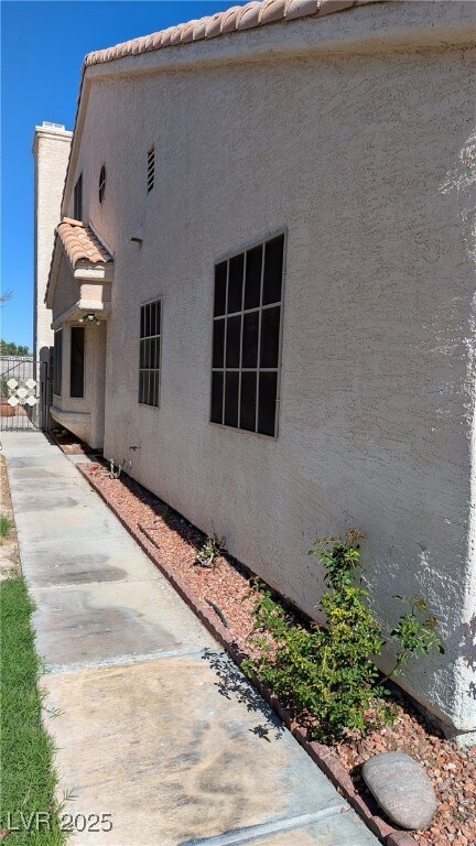 1610 Autumn Rust Dr, Las Vegas, NV 89119 - photo 3