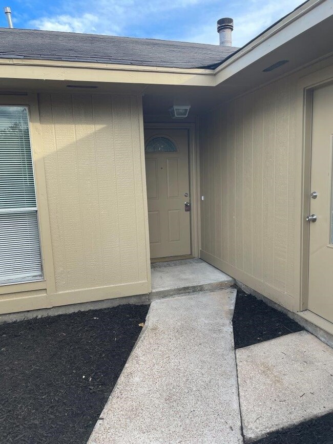 14002 Juniper Park Ct, Houston, TX 77066 - photo 3