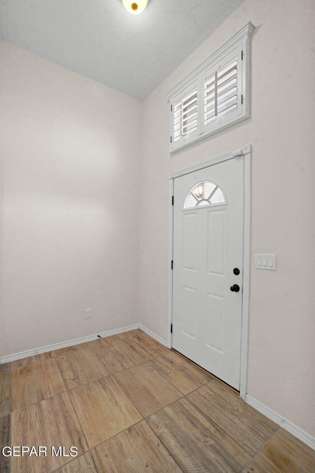 965 Roundhay St, El Paso, TX 79928 - photo 5