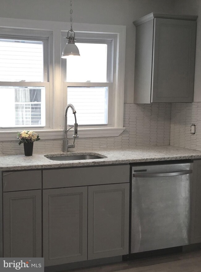 117 Hazelhurst Ave, Ewing, NJ 08638 - photo 2