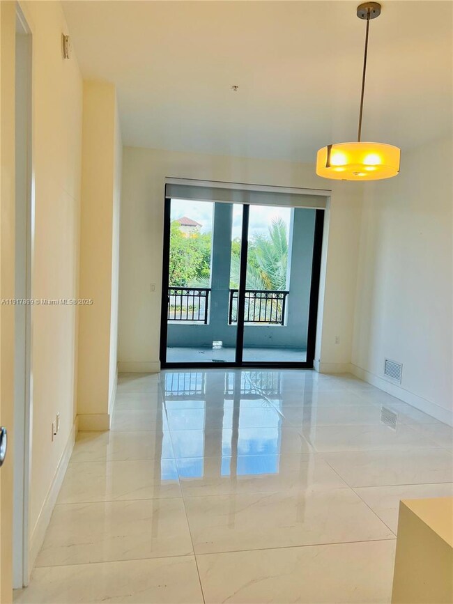 Merrick Manor unit 210, Coral Gables, FL 33146 - photo 4