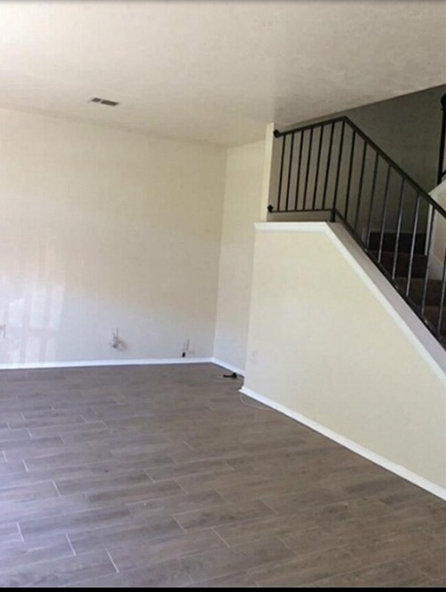 6310 S Briar Bayou Dr unit 6310, Houston, TX 77072 - photo 5