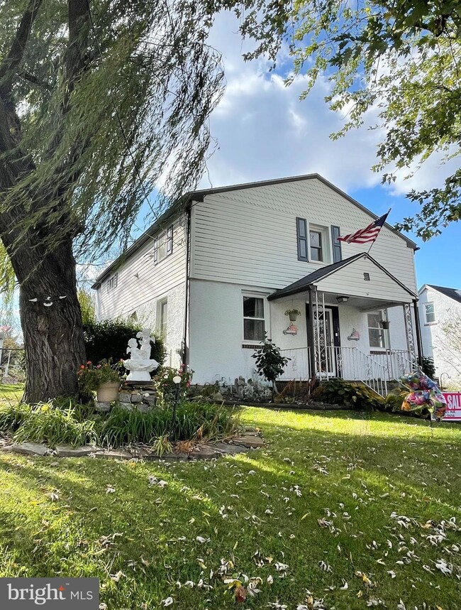 917 Agnes Ave, Morton, PA 19070 - photo 3