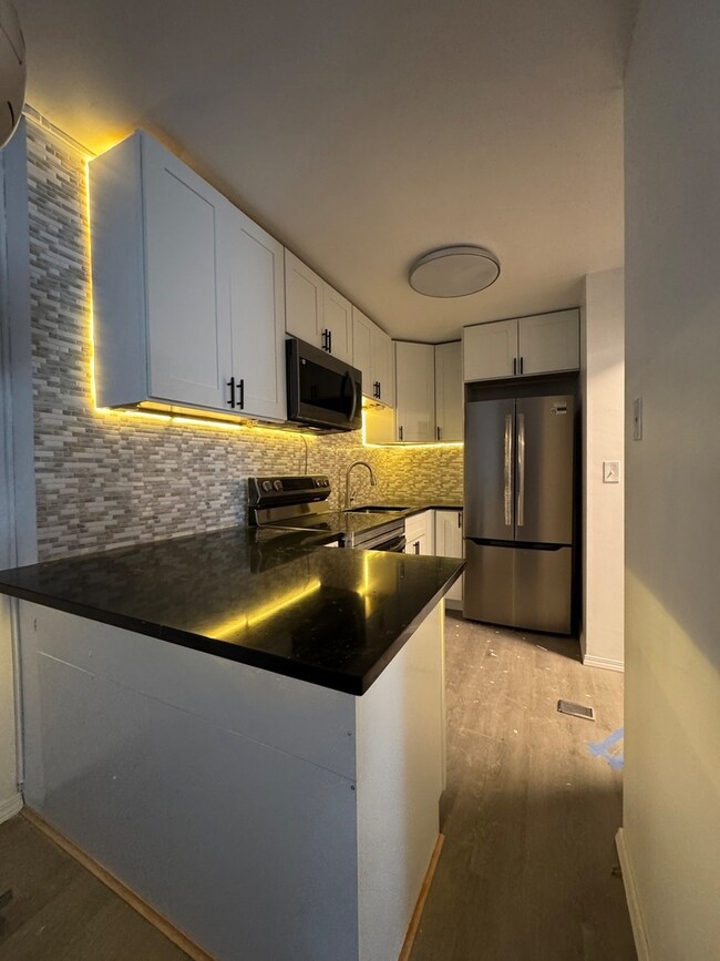 5455 N Sheridan Rd unit 1807, Chicago, IL 60640 - photo 3