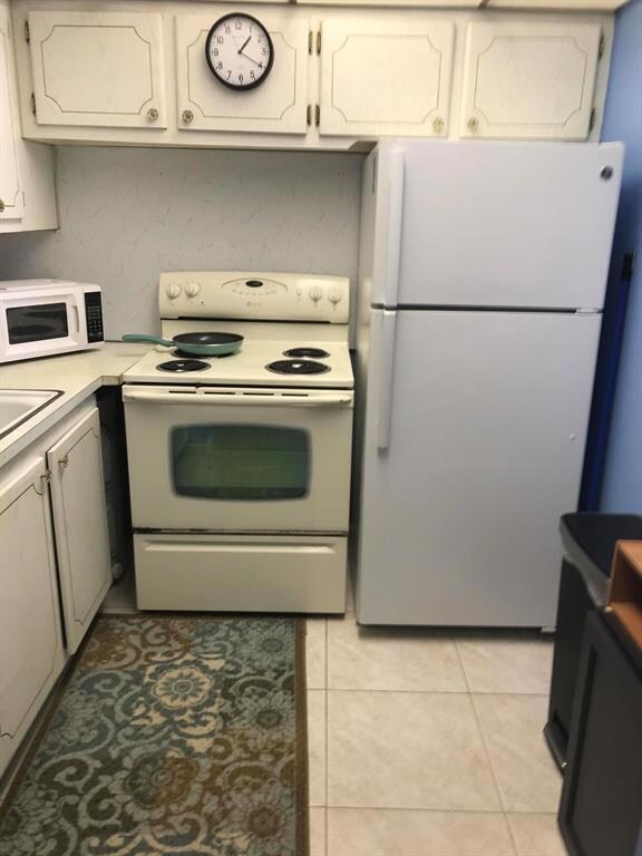 173 Camden H, West Palm Beach, FL 33417 - photo 6